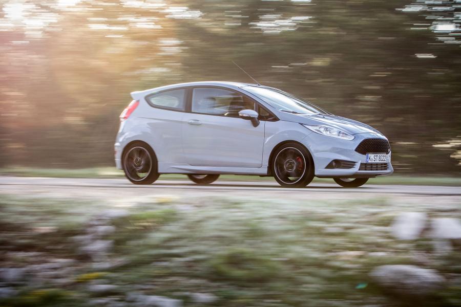  Ford Fiesta ST200 2016 года  (фото 22 из 36)